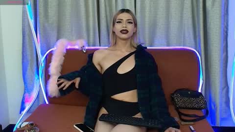 Klhoe Carter 3 online show from March 6, 6:30 am