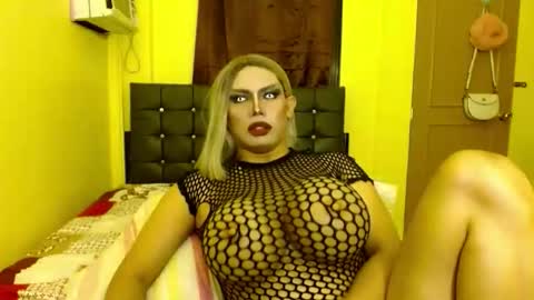 HUGECOCK online show from April 14, 9:36 am