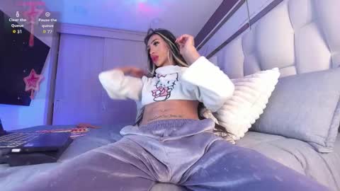 Snapshot of _bellaswwet_ chatting on September 10, 2:16 pm _bellaswwet_ online show from September 10, 2:16 pm