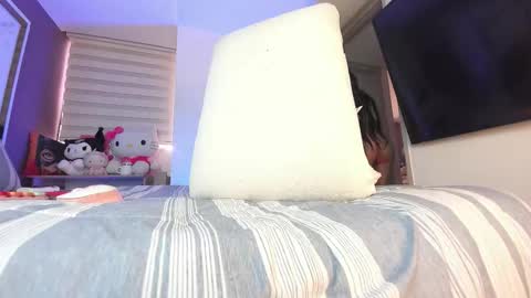 Snapshot of _bellaswwet_ chatting on September 21, 2:45 pm _bellaswwet_ online show from September 21, 2:45 pm