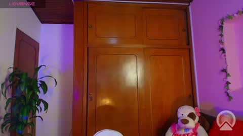 EVA  online show from July 31, 5:18 am