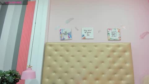 Snapshot of _jade_01 chatting on October 22, 12:29 pm J A D E online show from October 22, 12:29 pm