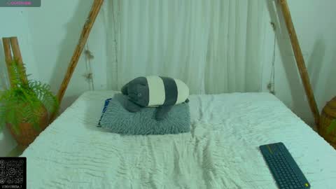 Mariana Fox online show from April 9, 6:19 am