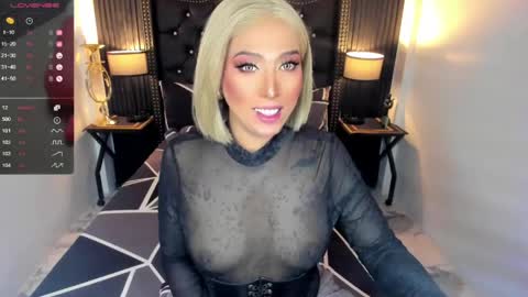 _natashacooper_ online show from June 7, 11:07 am