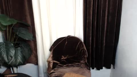  SunnyTs    online show from August 2, 1:17 am