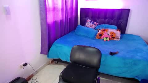 valentina online show from March 5, 8:25 pm