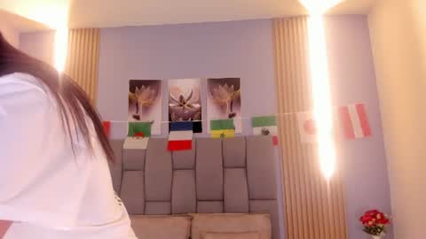 _valerycooper online show from June 18, 11:26 am