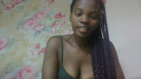 aadienne online show from April 5, 7:12 pm