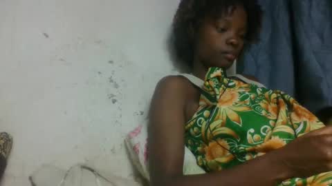 aadienne online show from April 12, 5:49 pm