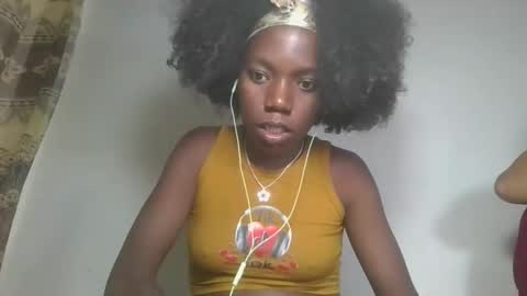 aangevelo online show from November 7, 4:40 pm