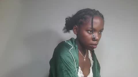 aangevelo online show from November 9, 9:15 pm