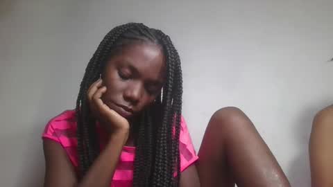 aangevelo online show from November 15, 11:52 am