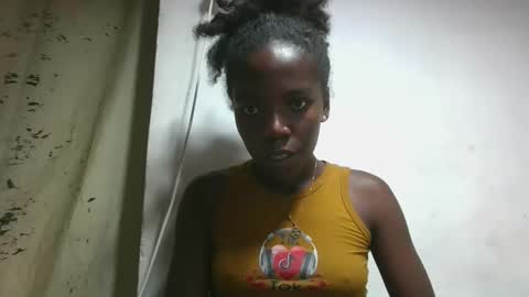 aangevelo online show from December 1, 9:34 am