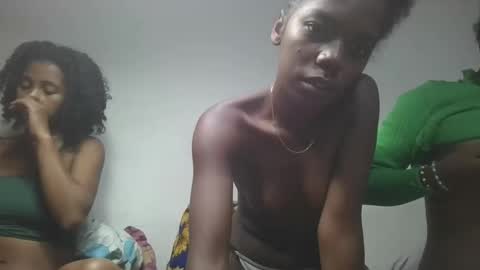 aangevelo online show from December 17, 12:16 am