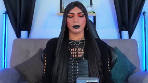 Abbigail Fuster  online show from July 5, 12:00 pm