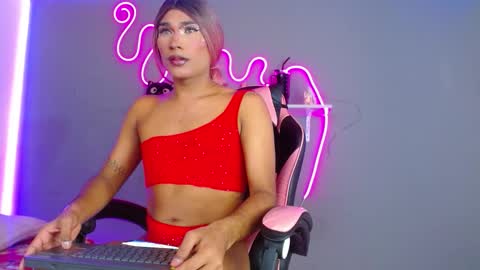 Snapshot of adhara_rangel chatting on October 22, 7:49 pm adhara rangel online show from October 22, 7:49 pm