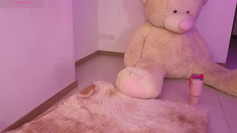 Ash             INDEPENDET MODEL  online show from March 16, 5:44 am