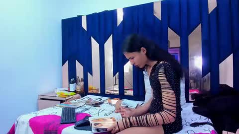 Snapshot of aisha_hotts777 chatting on October 21, 3:53 am aisha_hotts777 online show from October 21, 3:53 am
