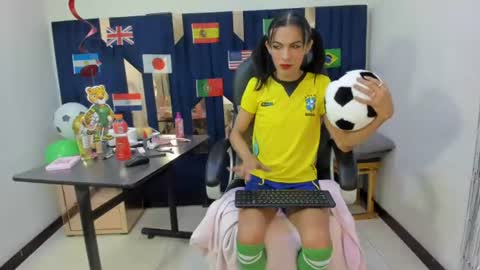 aisha_hotts777 online show from June 19, 8:46 pm