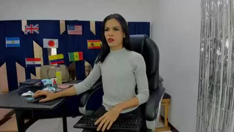 aisha_hotts777 online show from July 2, 8:03 pm