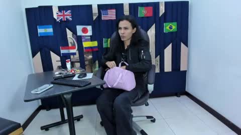 aisha_hotts777 online show from July 14, 7:19 pm