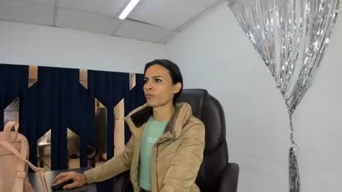 aisha_hotts777 online show from July 26, 7:32 pm