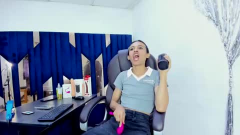 aisha_hotts777 online show from July 28, 7:39 pm