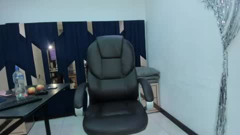 aisha_hotts777 online show from August 1, 7:26 pm