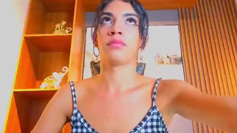 Alahia Rodriguez online show from June 18, 7:51 pm