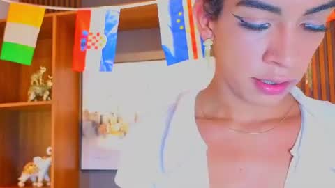 Alahia Rodriguez online show from June 23, 3:58 am