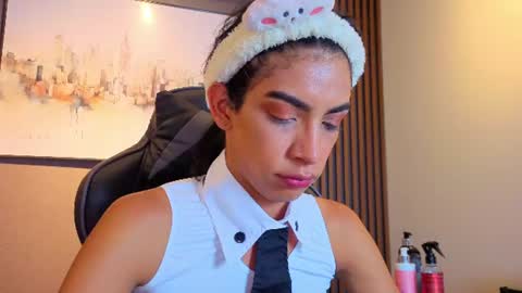 Alahia Rodriguez online show from July 19, 1:26 pm