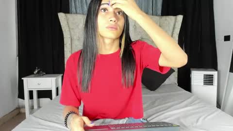 Alejandra online show from June 5, 12:00 pm
