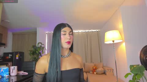 A L E J A N D R A online show from July 1, 7:47 pm