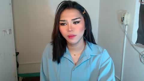alenajones online show from August 6, 12:17 am