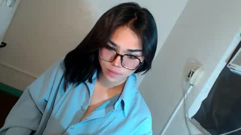 alenajones online show from August 7, 12:18 am