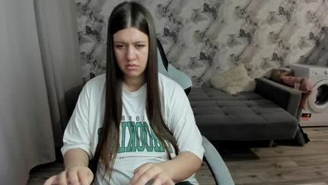 Aletta Oushen online show from March 29, 1:00 pm