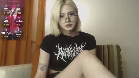 CorneliaLia inst  online show from November 9, 8:53 pm