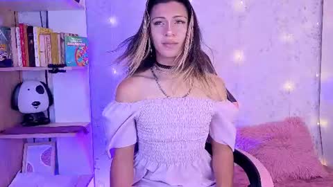 alexaavandercloude online show from July 7, 7:40 pm