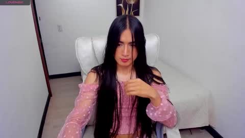 alexia_dussan online show from September 19, 6:57 pm