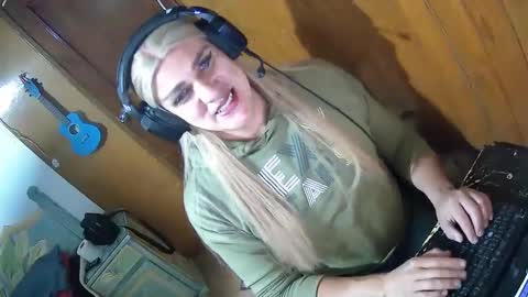 alexiss699 online show from December 4, 8:06 am