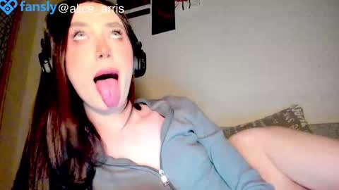 Alice Aris online show from March 8, 6:55 pm