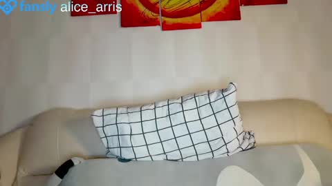 Alice Aris online show from May 26, 4:15 pm