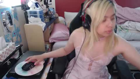 Alice Bambola online show from September 30, 1:05 am