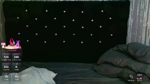 alicee_moonn online show from June 7, 9:45 pm