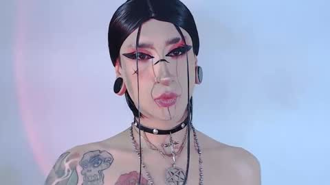     online show from June 10, 11:48 pm