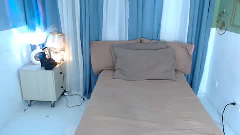 hotty online show from June 5, 6:52 am