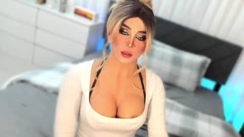 Miss Gia online show from November 12, 6:40 pm