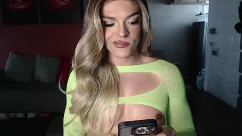 Allison Victoria online show from June 25, 1:59 pm