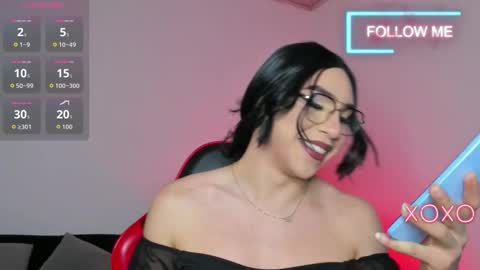 Hazel Bowie online show from February 14, 3:03 am