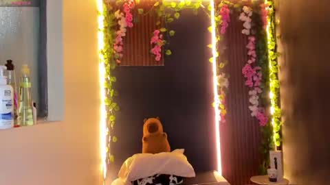 Hazel Bowie online show from July 10, 12:04 am